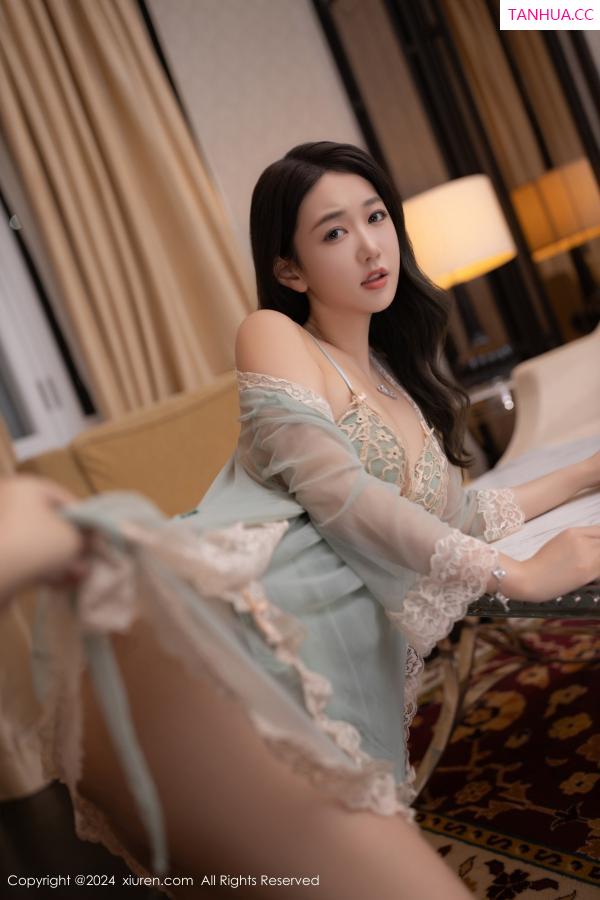 唐安琪  [XiuRen]高清写真图 2024.08.26 No.9069 唐安琪 丝袜美腿第36张图片